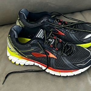 Brooks Adrenaline GTS 1S women’s running shoes